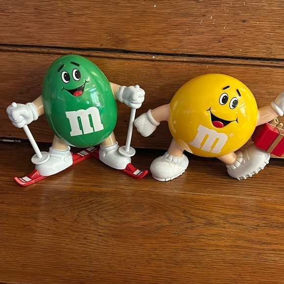 2 x M&M’S Vintage Christmas Holiday Winter Candy Dispensers approx 7 inches tall - Picture 1 of 5